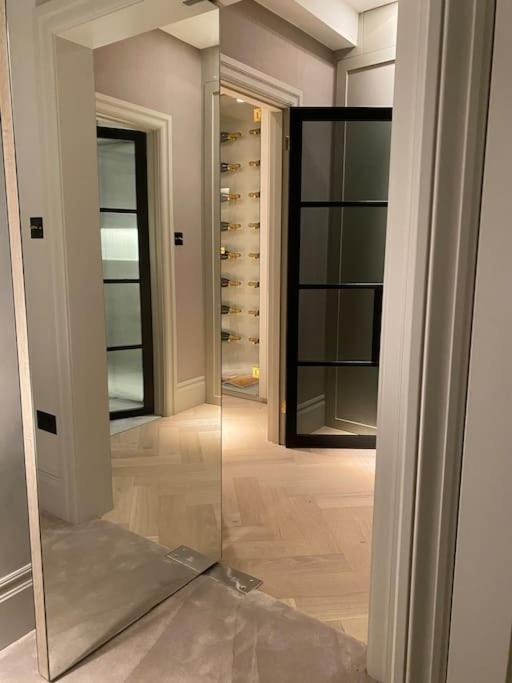 Luxury Georgian - 5 Minute Walk To Apartment *