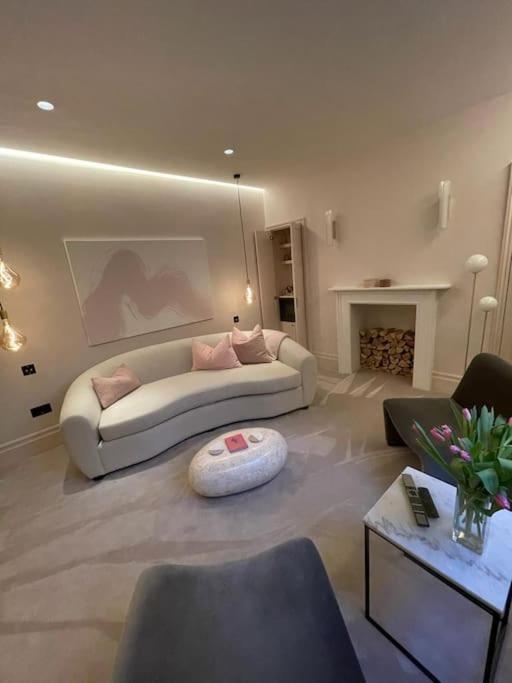 Apartment Luxury Georgian - 5 Minute Walk To