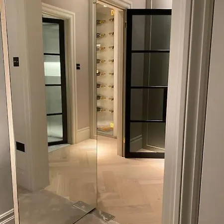 Luxury Georgian Apartment - 5 Minute Walk To Spa Bath Exterior photo