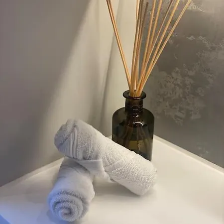 Luxury Georgian Apartment - 5 Minute Walk To Spa Bath Exterior photo